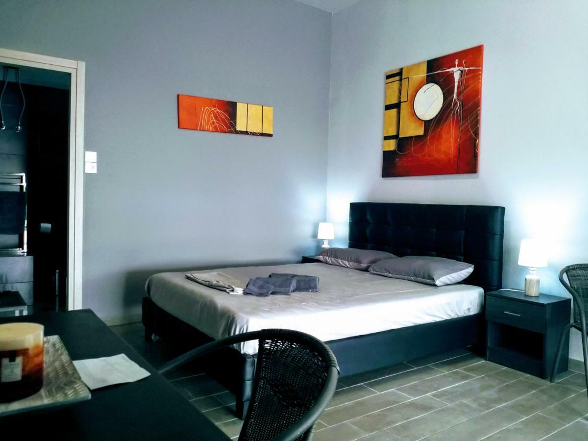 New Seafront Studio Guest House Anávyssos Rom bilde