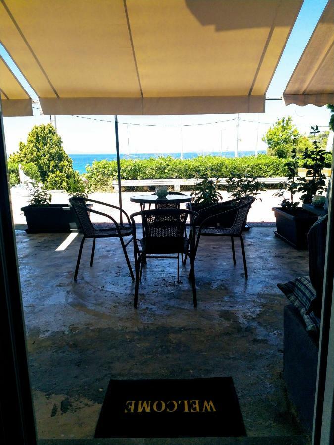 New Seafront Studio Guest House Anávyssos Eksteriør bilde